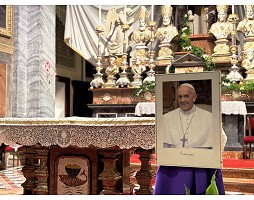 Veglia di Preghiera per Papa Francesco a Guanzate: una comunit raccolta nella fede